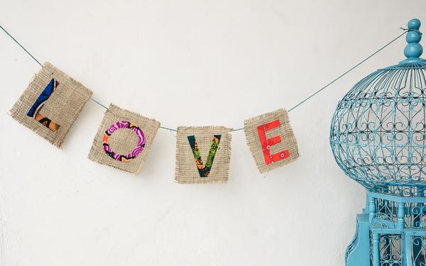 LOVE LETTER GARLAND